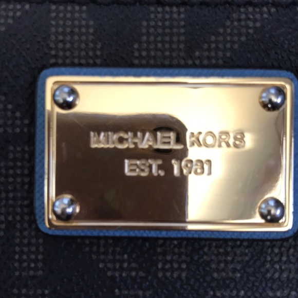 Gently used Michael Kors wallet - Picture 2 of 4